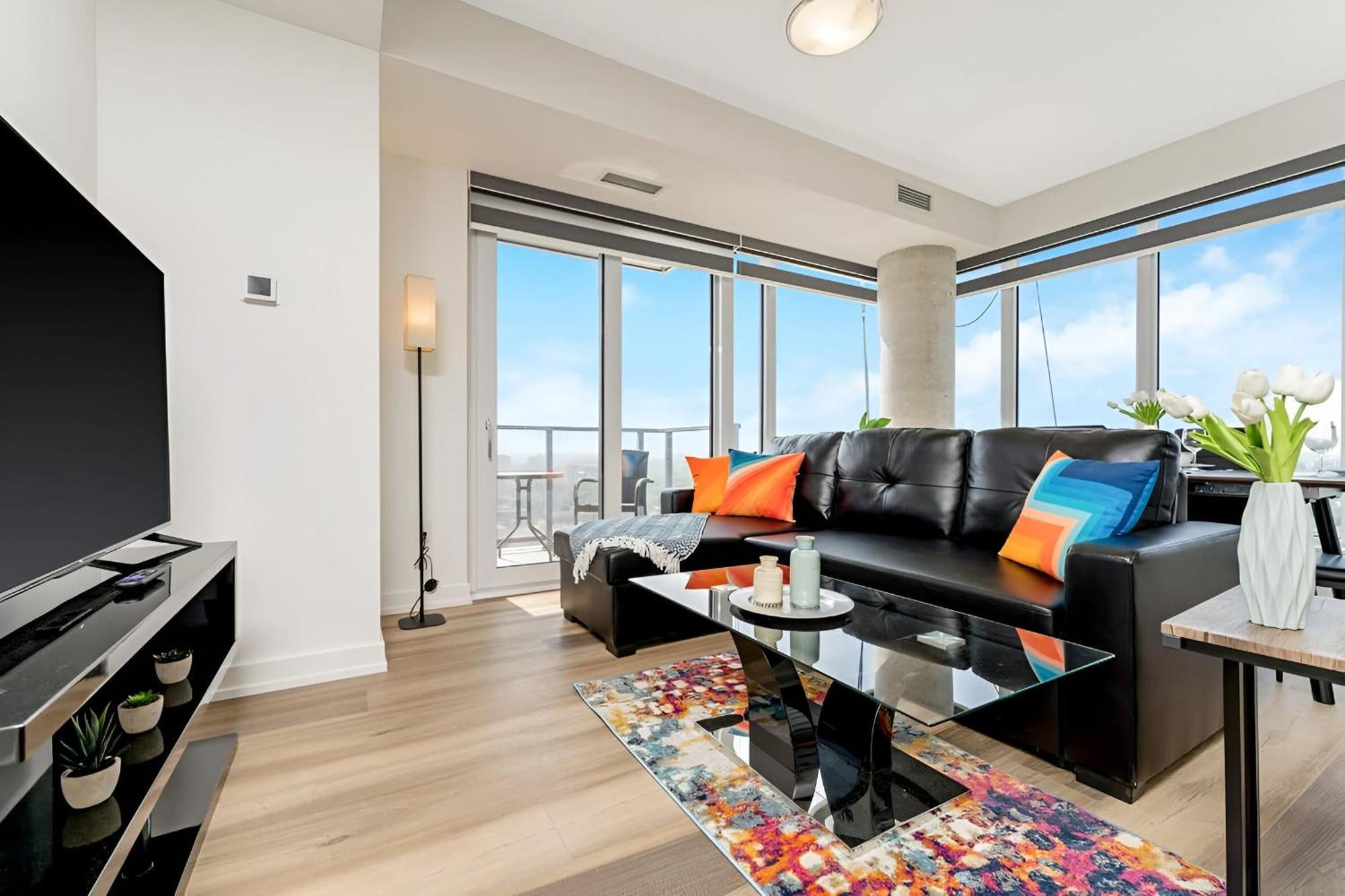 Newly Built Condo With Amazing Views Kitchener Exterior photo